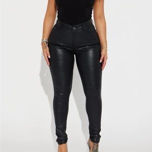 Double dare Faux leather pants